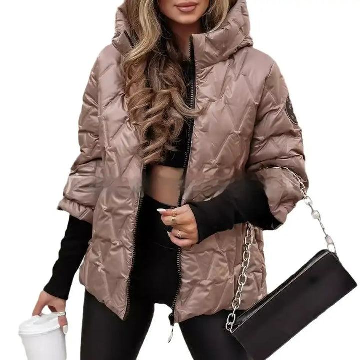 Steppjacke in Braun mit Kapuze und Reißverschluss, Damenmode bei IsabellBoutique030