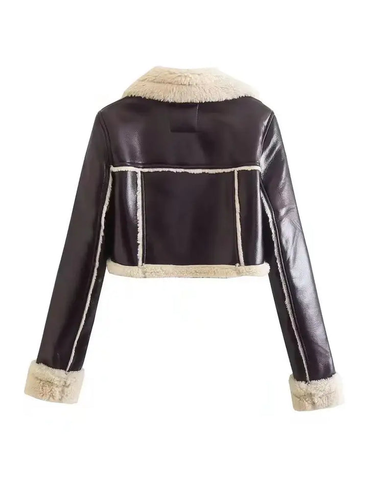 Kurze braune Kunstlederjacke mit Fellkragen &amp; -bündchen, Damenmode by IsabellBoutique030