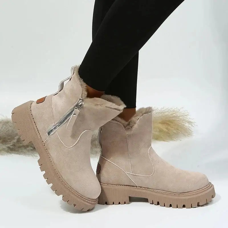 Damen-Schneestiefel – warme Winterstiefel mit faltbarem Plüschschaft, kurzer Schaft, einfarbig, runde Spitze, Plateau-Sohle - Damenmode online kaufen | Isabell Boutique