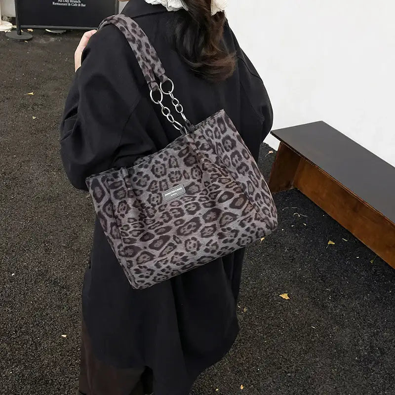 Leopardmuster Stofftasche mit Kettendetails, graue Handtasche, Casual Look, IsabellBoutique030