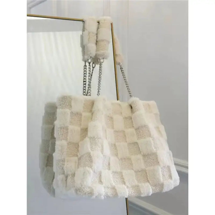 Weiße Plüsch-Schultertasche – Lässige Tote Bag - Damenmode online kaufen | Isabell Boutique