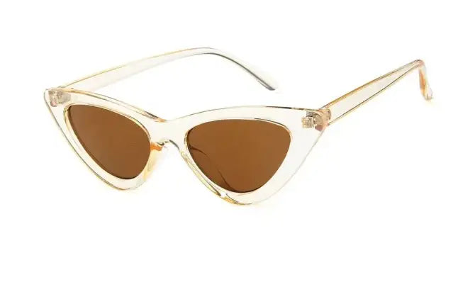 Elegante Cat-Eye Sonnenbrille in Braun mit transparentem Gestell, modisch bei IsabellBoutique030.