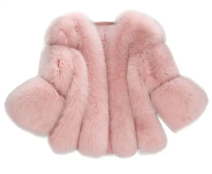 Rosa Kunstfelljacke, flauschig und elegant. Damenmode bei IsabellBoutique030.