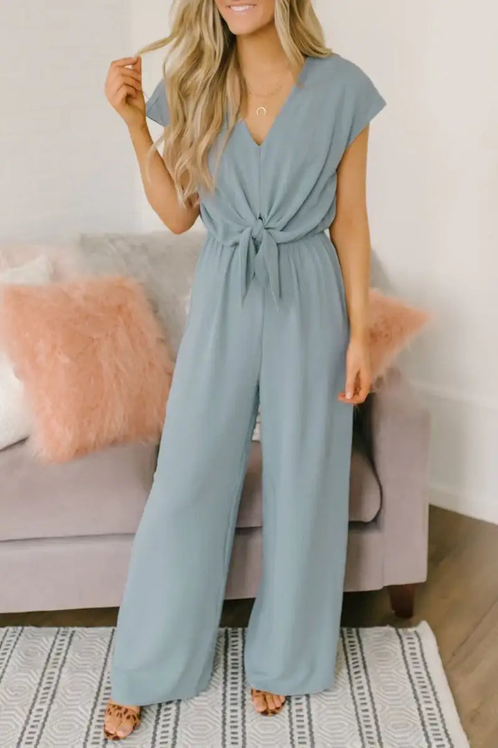 Hellblauer Jumpsuit mit Knoten, weiter Bein, Damenmode. Bei IsabellBoutique030