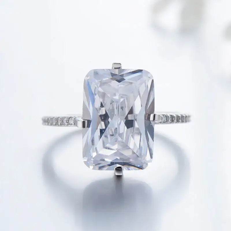 Luxuriöser Rechteckiger Zirkonring mit Edelsteinbesatz - Damenmode online kaufen | Isabell Boutique