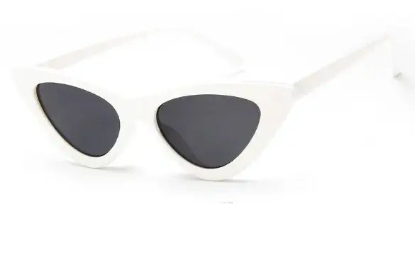 Weiße Cat Eye Sonnenbrille für Damen, trendige Mode bei IsabellBoutique030.