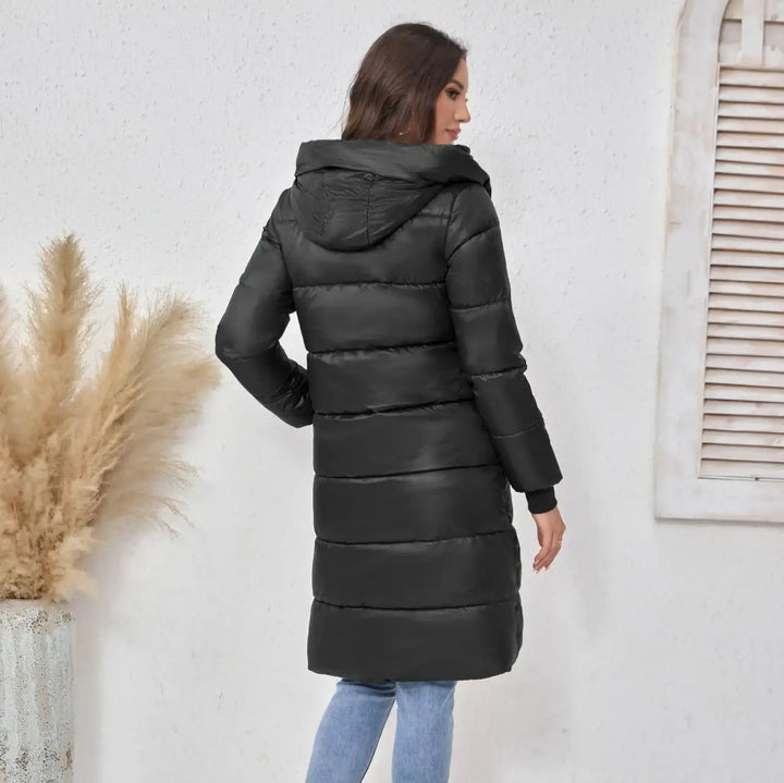 Schwarzer Damen-Wintermantel mit Kapuze, Steppoptik, modisch. IsabellBoutique030