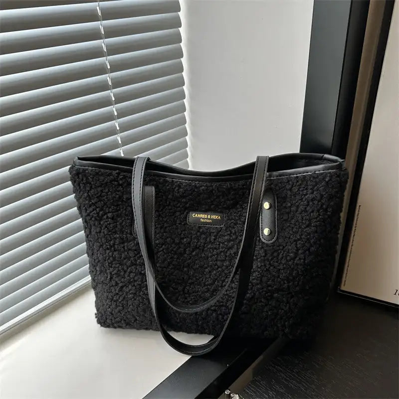 Modische, flauschige und vielseitige Damen-Schultertasche - Damenmode online kaufen | Isabell Boutique