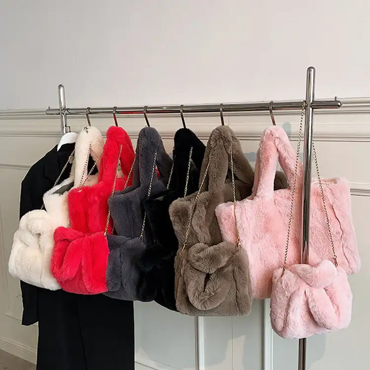 Wintertasche mit Kette – Plüsch Handtasche / Damen Schultertasche - Damenmode online kaufen | Isabell Boutique