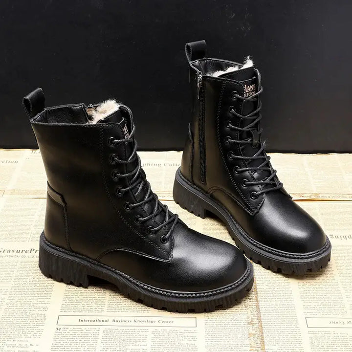 Schwarze Lederstiefel mit Schnürung. Warme Damen Winterstiefel. IsabellBoutique030