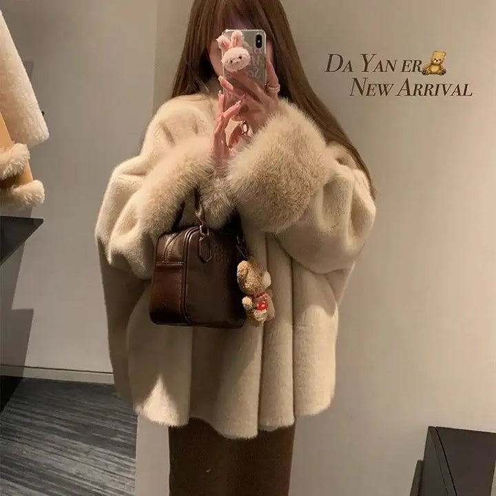 Beigefarbener Kunstfellmantel mit Pelzkragen für Damen, elegant, IsabellBoutique030