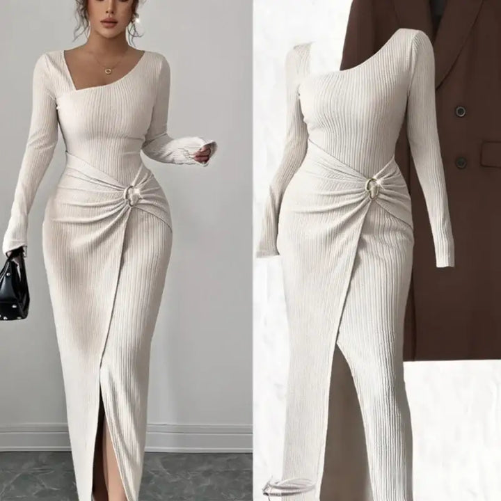 Beiges Rippstrickkleid mit Schlitz und Ringdetail. Elegantes Damenmode-Kleid bei IsabellBoutique030.