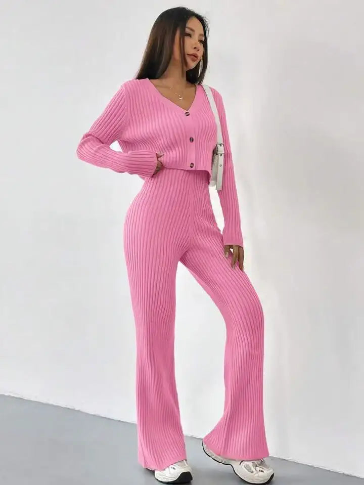 Einfarbiges, gestricktes Damen-Zweiteiler-Set mit V-Ausschnitt, kurzem Cardigan und Bootcut-Hose – vielseitige Freizeitmode für Damen - Damenmode online kaufen | Isabell Boutique