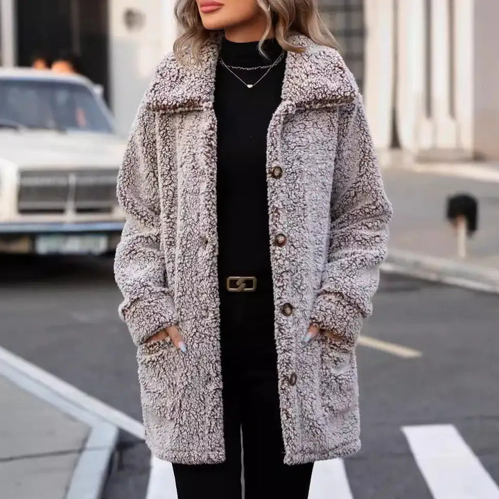 Grauer Teddy-Mantel mit Knöpfen, Damenmode, Streetstyle, IsabellBoutique030