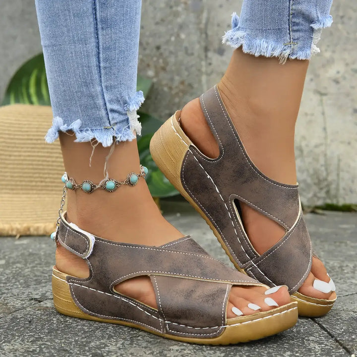 Modische Damen Plateau-Sandalen im Römischen Stil – Perfekt für Strand &amp; Alltag - Damenmode online kaufen | Isabell Boutique