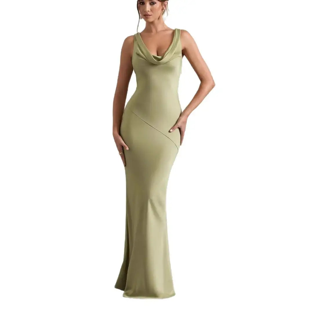Elegantes, rückenfreies Premium-Satin-Kleid in Slim-Fit mit Meerjungfrau-Schnitt - Damenmode online kaufen | Isabell Boutique