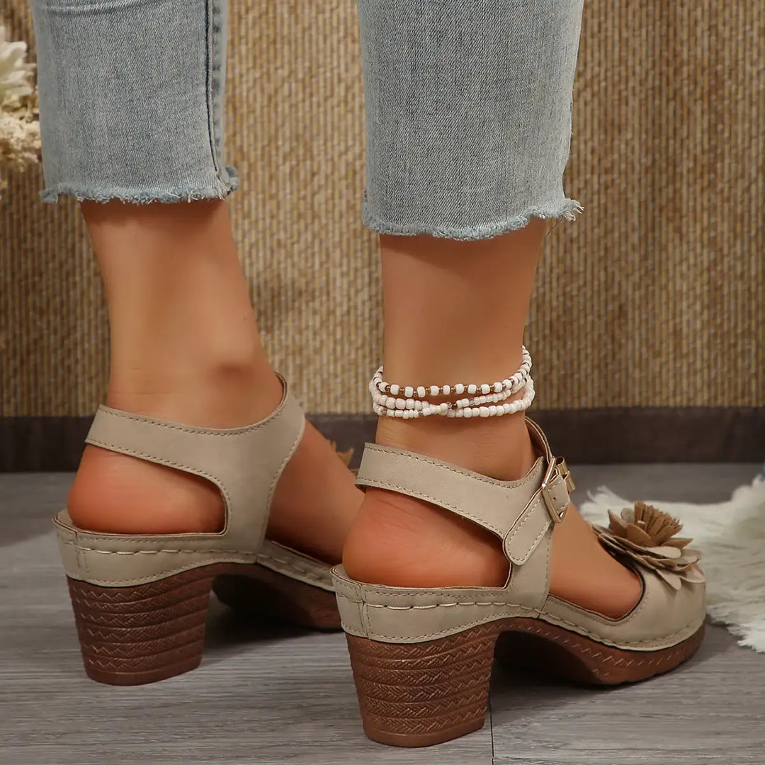 Damen Sandalen mit Blumen-Design und Blockabsatz – Sommer Plateau Plus Size - Damenmode online kaufen | Isabell Boutique