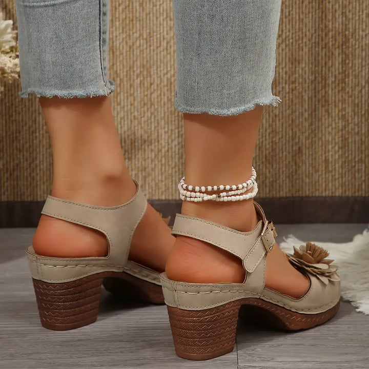 Damen Sandalen mit Blumen-Design und Blockabsatz – Sommer Plateau Plus Size - Damenmode online kaufen | Isabell Boutique