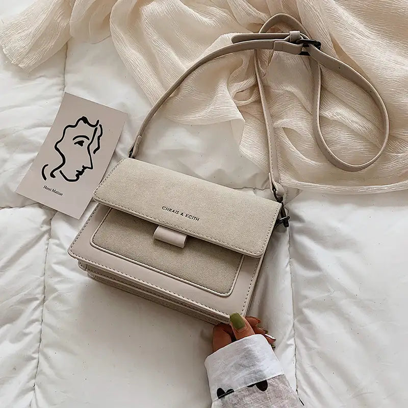 Kleine Umhängetasche im Kontrastfarben-Design (quadratisch) - Damenmode online kaufen | Isabell Boutique