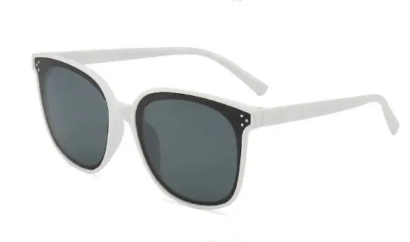 Weiße Sonnenbrille mit schwarzem Rahmen, IsabellBoutique030