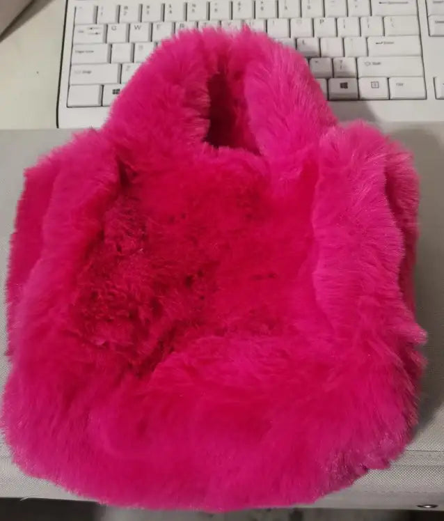 Wintertasche mit Kette – Plüsch Handtasche / Damen Schultertasche - Damenmode online kaufen | Isabell Boutique