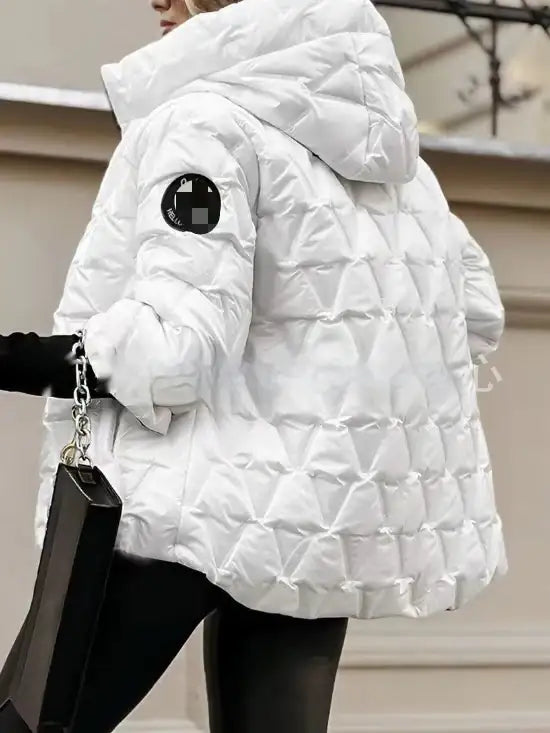 Weiße Daunenjacke mit Kapuze, gepolstertes Design, Winterjacke, Damenmode bei IsabellBoutique030