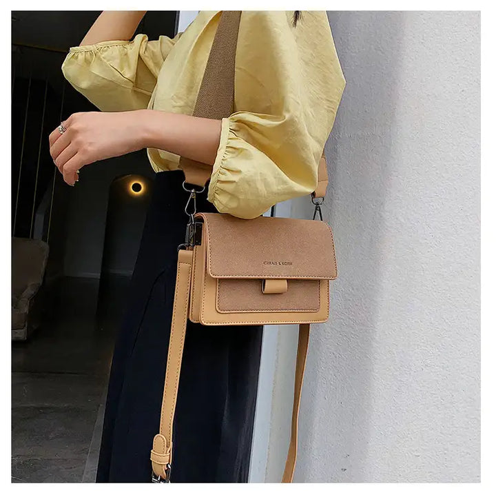 Trendige Retro Mini-Umhängetasche im kleinen, quadratischen Design - Damenmode online kaufen | Isabell Boutique