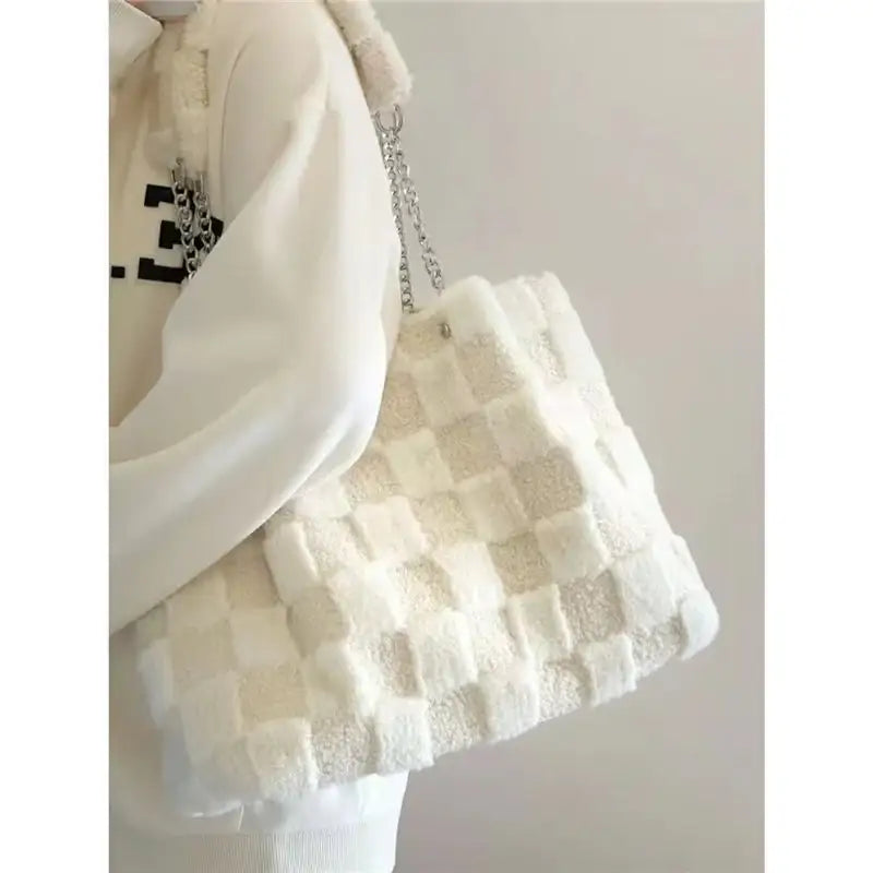 Weiße Plüsch-Schultertasche – Lässige Tote Bag - Damenmode online kaufen | Isabell Boutique
