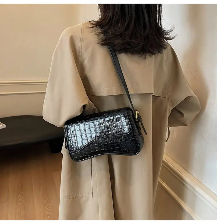Schwarze Kroko-Umhängetasche, stilvoll, klassisch, für Damen von IsabellBoutique030
