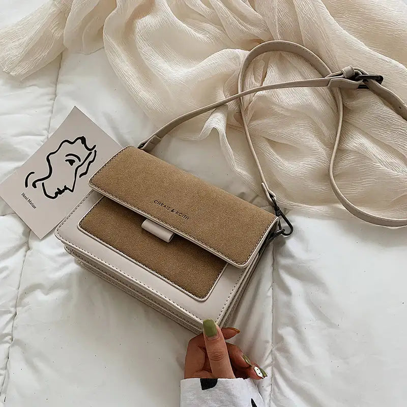 Kleine Umhängetasche im Kontrastfarben-Design (quadratisch) - Damenmode online kaufen | Isabell Boutique