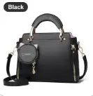Schwarze Handtasche mit Anhänger, Henkel und Umhängeriemen, Damenmode bei IsabellBoutique030