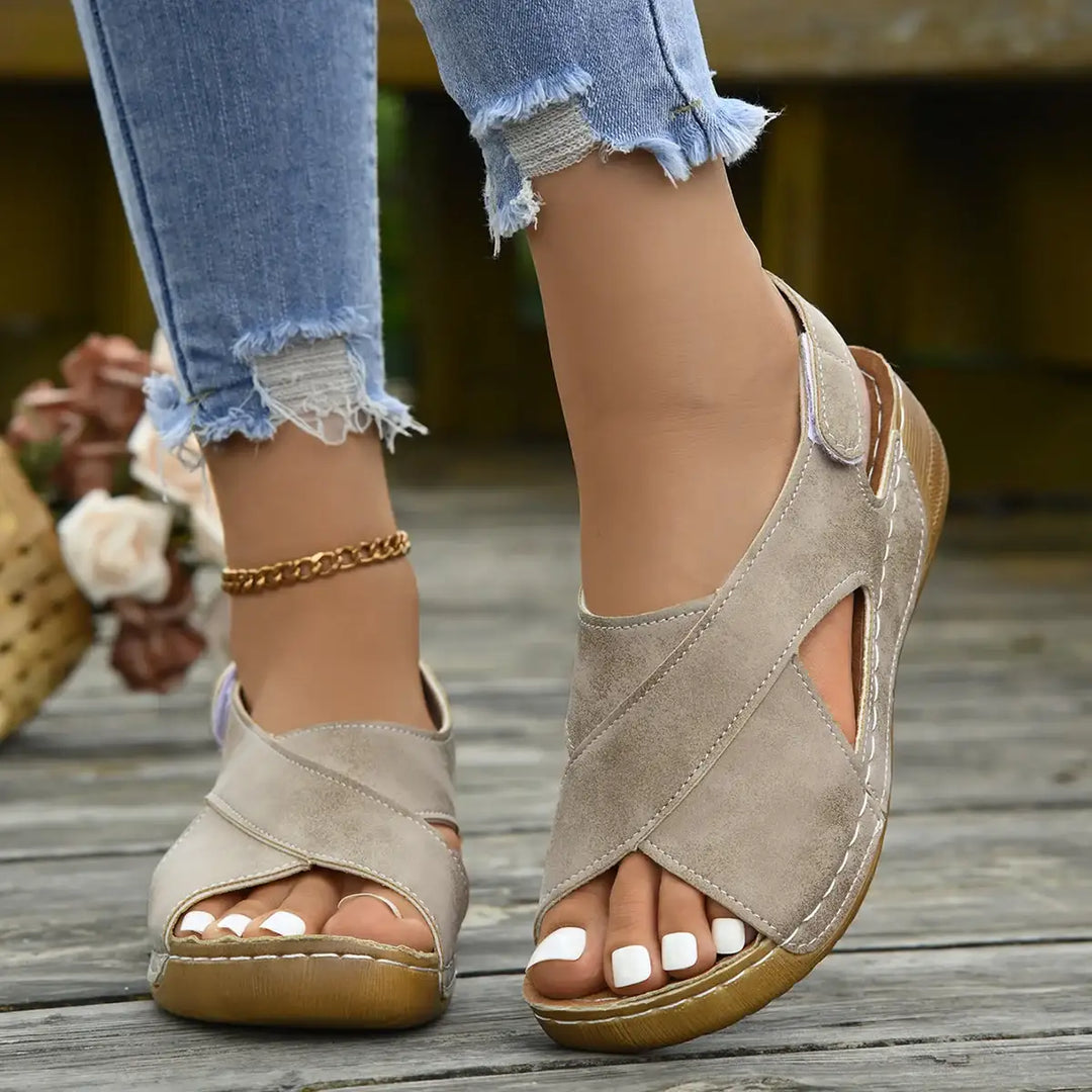 Modische Damen Plateau-Sandalen im Römischen Stil – Perfekt für Strand & Alltag - Damenmode online kaufen | Isabell Boutique