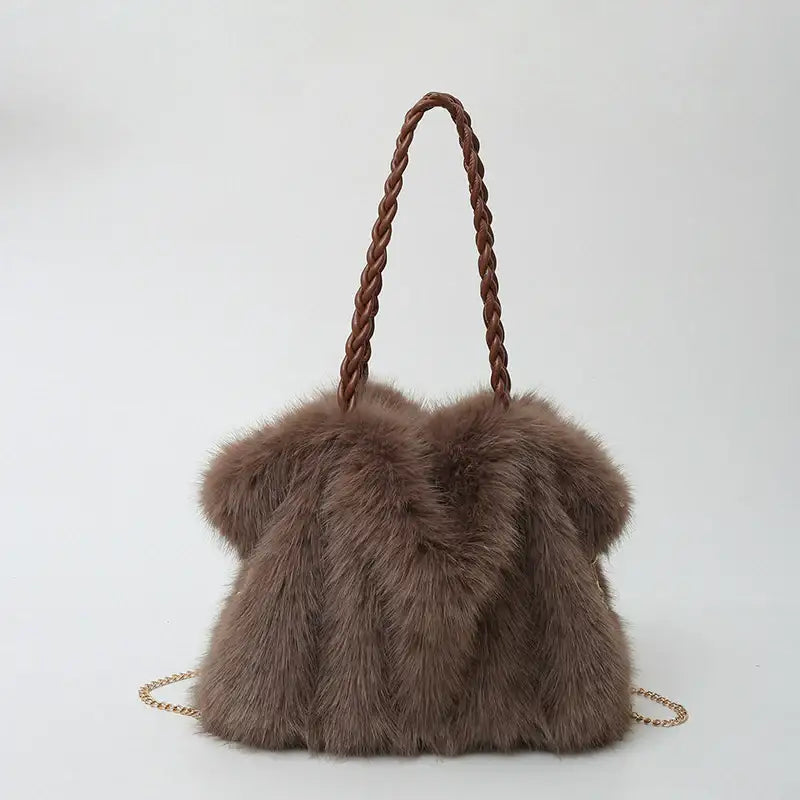 Neue Hochwertige Plüsch Schultertasche mit Faltenoptik in Kunst-Fuchsfell Design - Damenmode online kaufen | Isabell Boutique