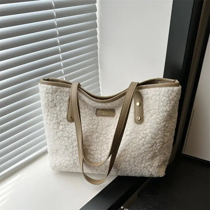 Modische, flauschige und vielseitige Damen-Schultertasche - Damenmode online kaufen | Isabell Boutique