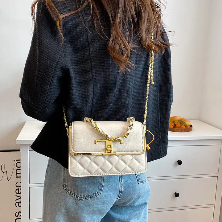Handtasche mit Diamantkette – Elegante und Stilvolle Schultertasche - Damenmode online kaufen | Isabell Boutique