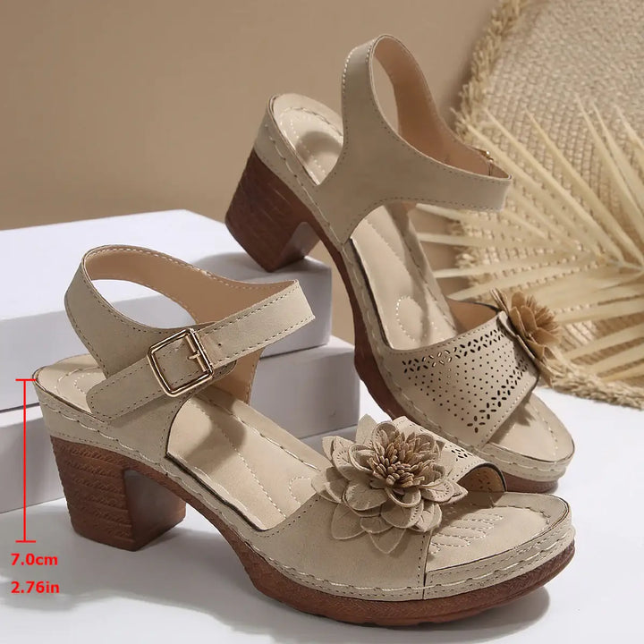 Damen Sandalen mit Blumen-Design und Blockabsatz – Sommer Plateau Plus Size - Damenmode online kaufen | Isabell Boutique