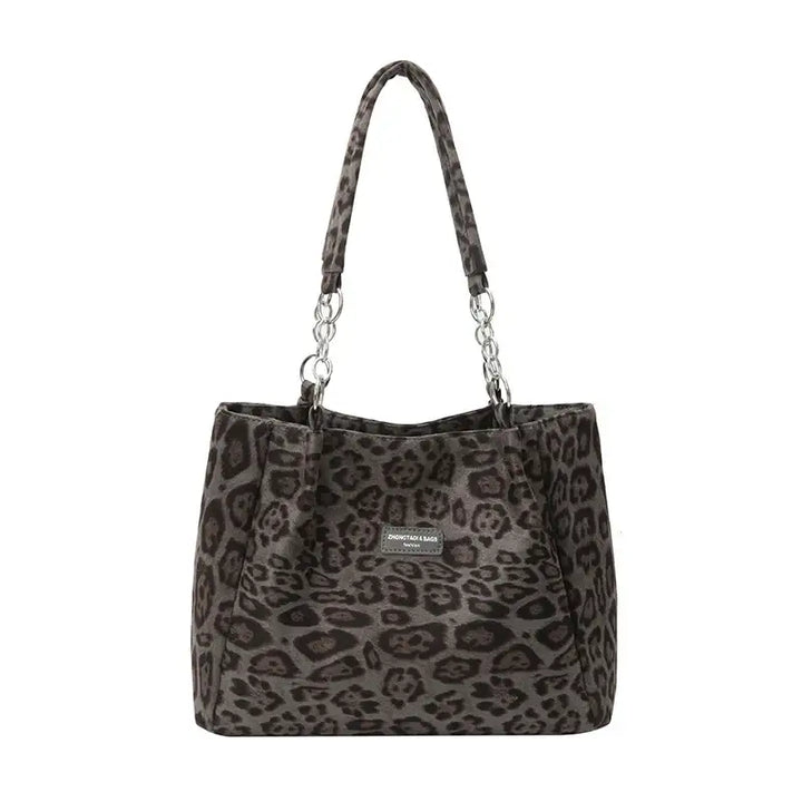 Graue Leopardmuster Tasche mit Kettenhenkel. Modische Damenmode bei IsabellBoutique030.