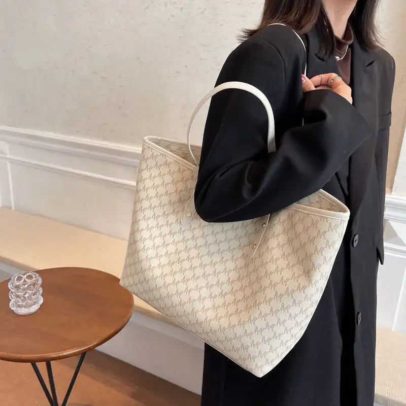Damen Schultertasche mit Großem Fassungsvermögen – Vielseitige Pendler Tote Bag - Damenmode online kaufen | Isabell Boutique