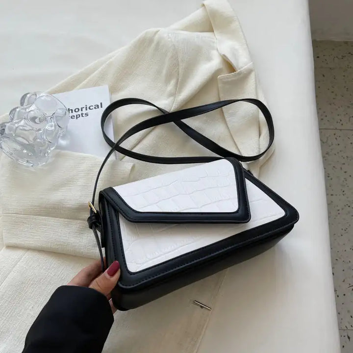 Weisse Handtasche mit Krokodilprägung und schwarzen Details, Umhängetasche, IsabellBoutique030