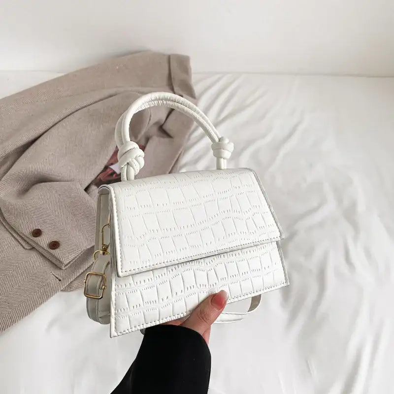 Weiße Handtasche im Kroko-Design mit Knoten-Griff, IsabellBoutique030