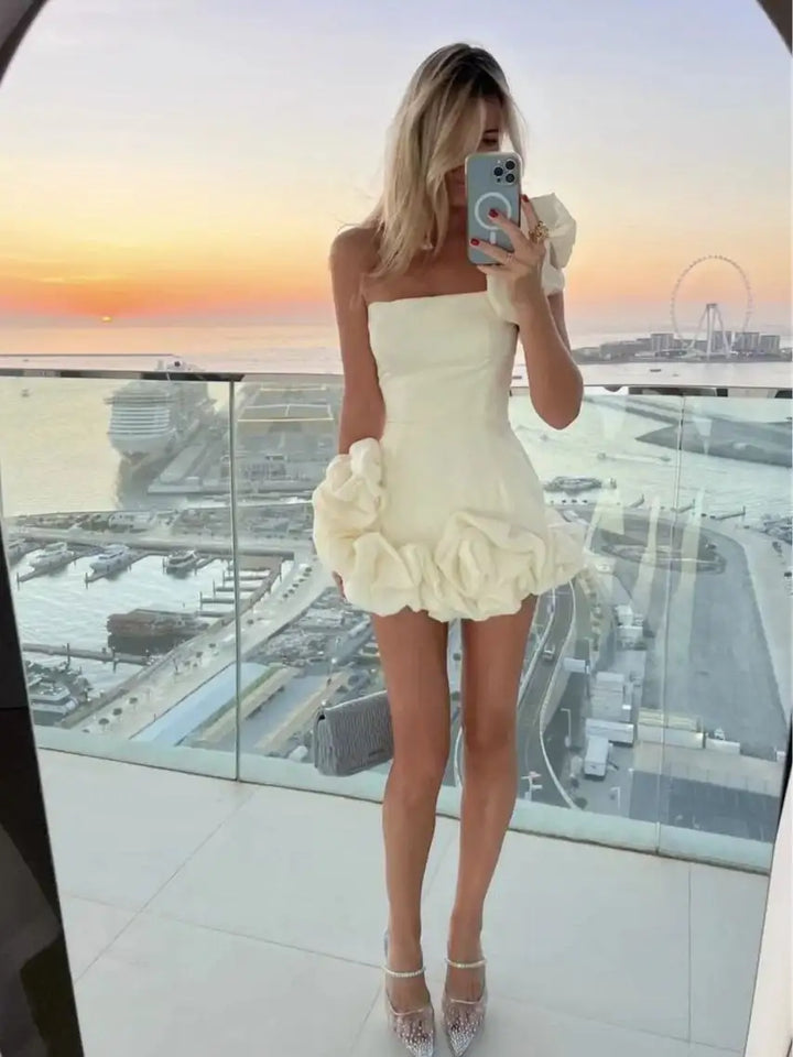 Damenkleid mit Rüschen und taillierter Knospenform - Damenmode online kaufen | Isabell Boutique