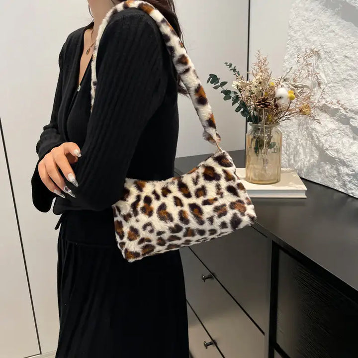 Tragbare Tasche im schlichten Western-Stil mit besonderem Design - Damenmode online kaufen | Isabell Boutique
