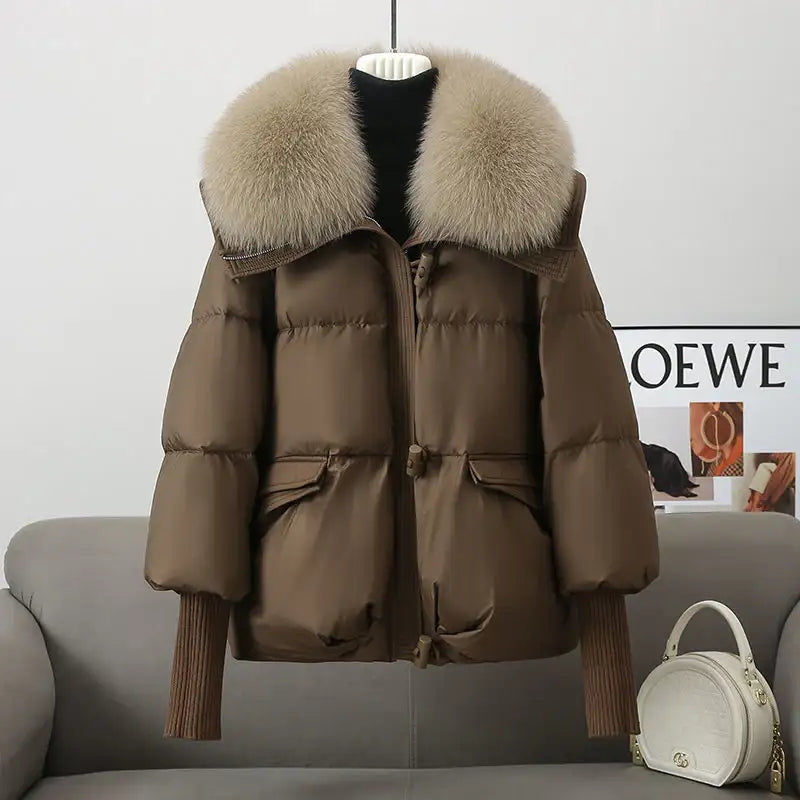 Braune Winterjacke mit Pelzkragen, warm, modisch. Damenmode bei IsabellBoutique030