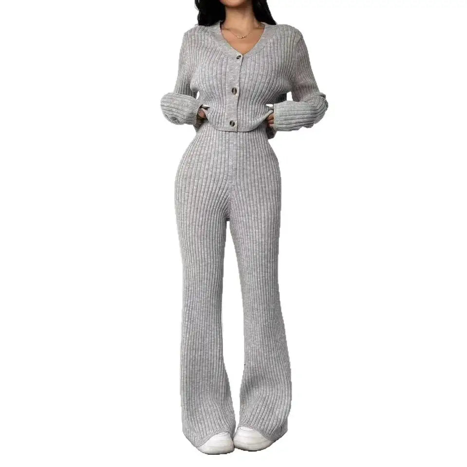 Einfarbiges, gestricktes Damen-Zweiteiler-Set mit V-Ausschnitt, kurzem Cardigan und Bootcut-Hose – vielseitige Freizeitmode für Damen - Damenmode online kaufen | Isabell Boutique