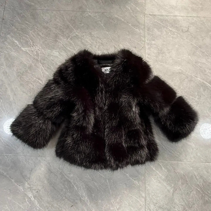 Schwarze Pelzjacke mit weitem Kragen und 3/4 Ärmeln, IsabellBoutique030