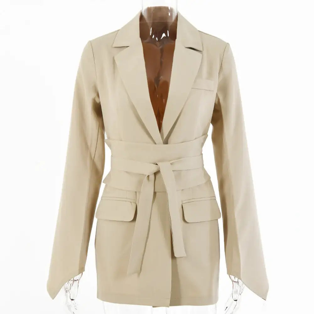 Beigefarbener Blazer mit Gürtel, Damenmode von IsabellBoutique030