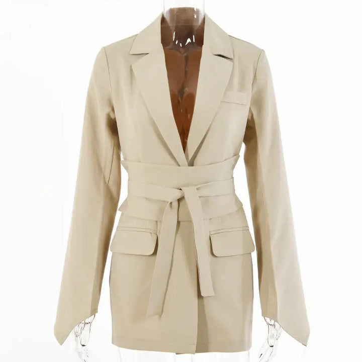 Beigefarbener Blazer mit Gürtel, Damenmode von IsabellBoutique030