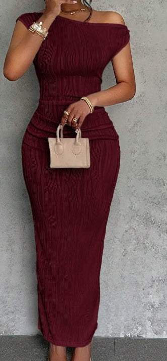 Damen Schulterfreies Elegantes Maxi-Kleid Bordeaux – Figurbetontes Geripptes Abendkleid Slim Fit Party Kleid - Damenmode online kaufen | Isabell Boutique