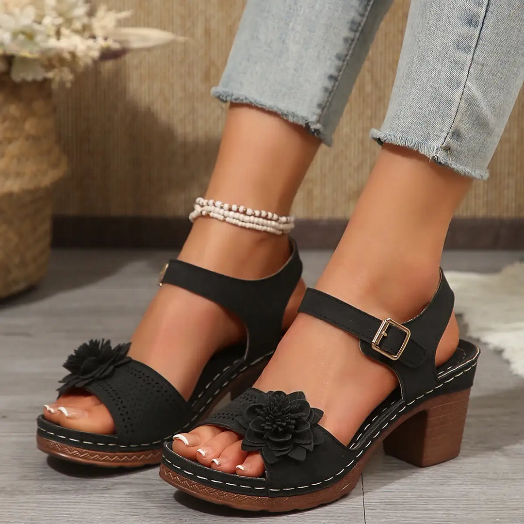 Damen Sandalen mit Blumen-Design und Blockabsatz – Sommer Plateau Plus Size - Damenmode online kaufen | Isabell Boutique