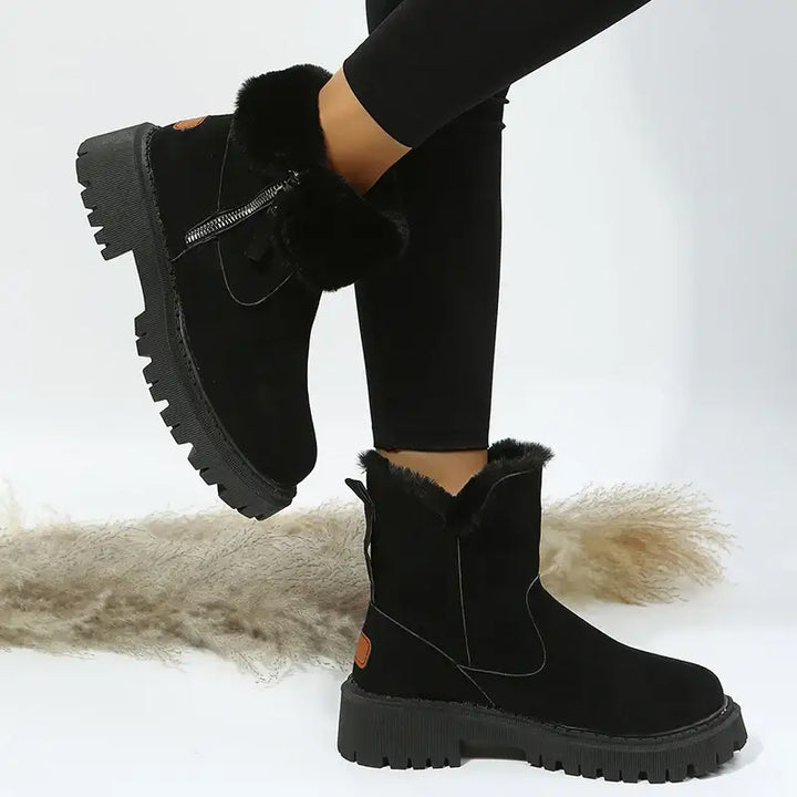 Schwarze Damen Winterstiefel mit Fell, Reißverschluss &amp; Plateau-Sohle, IsabellBoutique030